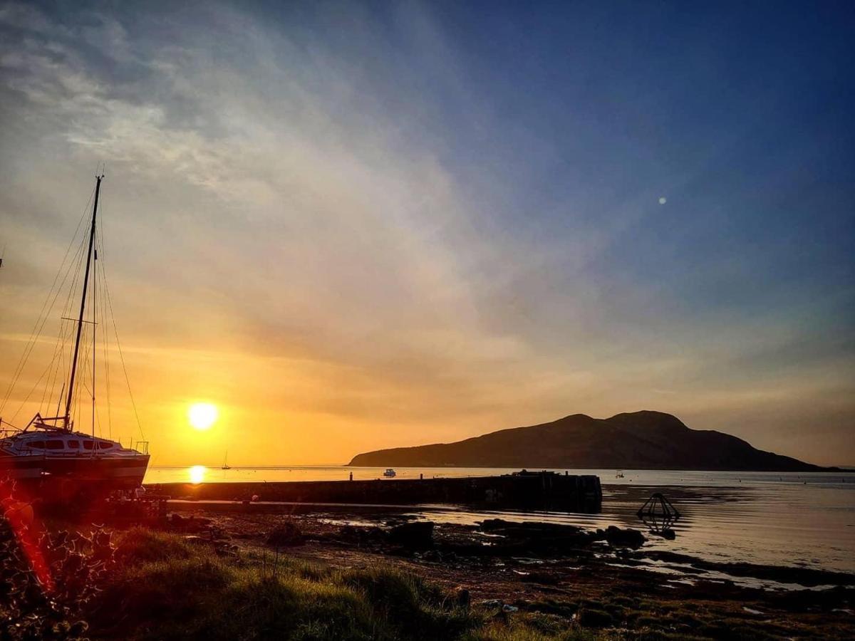 Cosy Cottage With Sea Views Close To Local Shops. Lamlash ภายนอก รูปภาพ