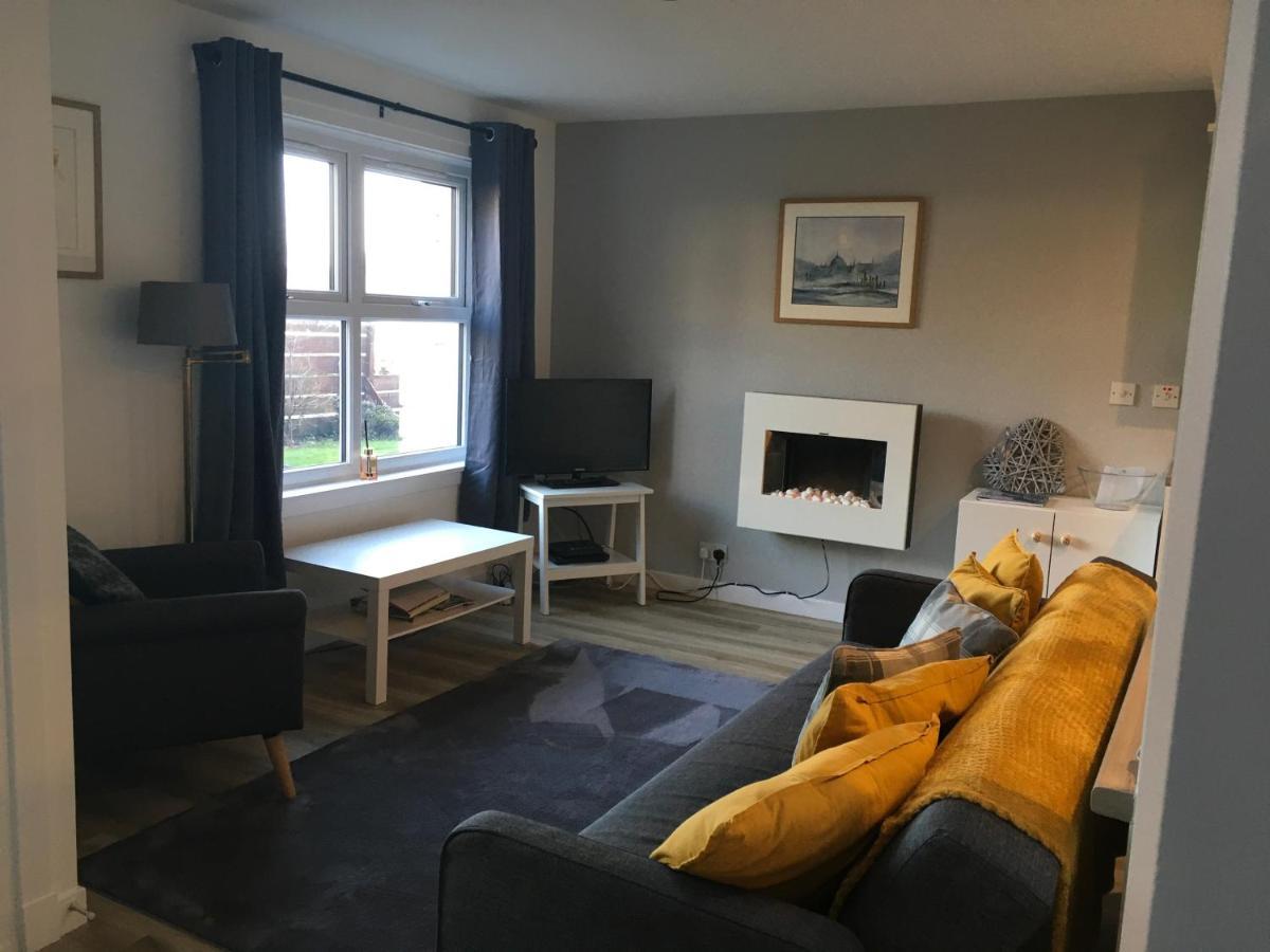 Cosy Cottage With Sea Views Close To Local Shops. Lamlash ภายนอก รูปภาพ